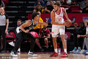 库普梅纳斯：我踢左中卫感觉很舒服，我的能力能帮助尤文（库普梅纳斯：踢左中卫很自在，相信自身能力能助尤文）