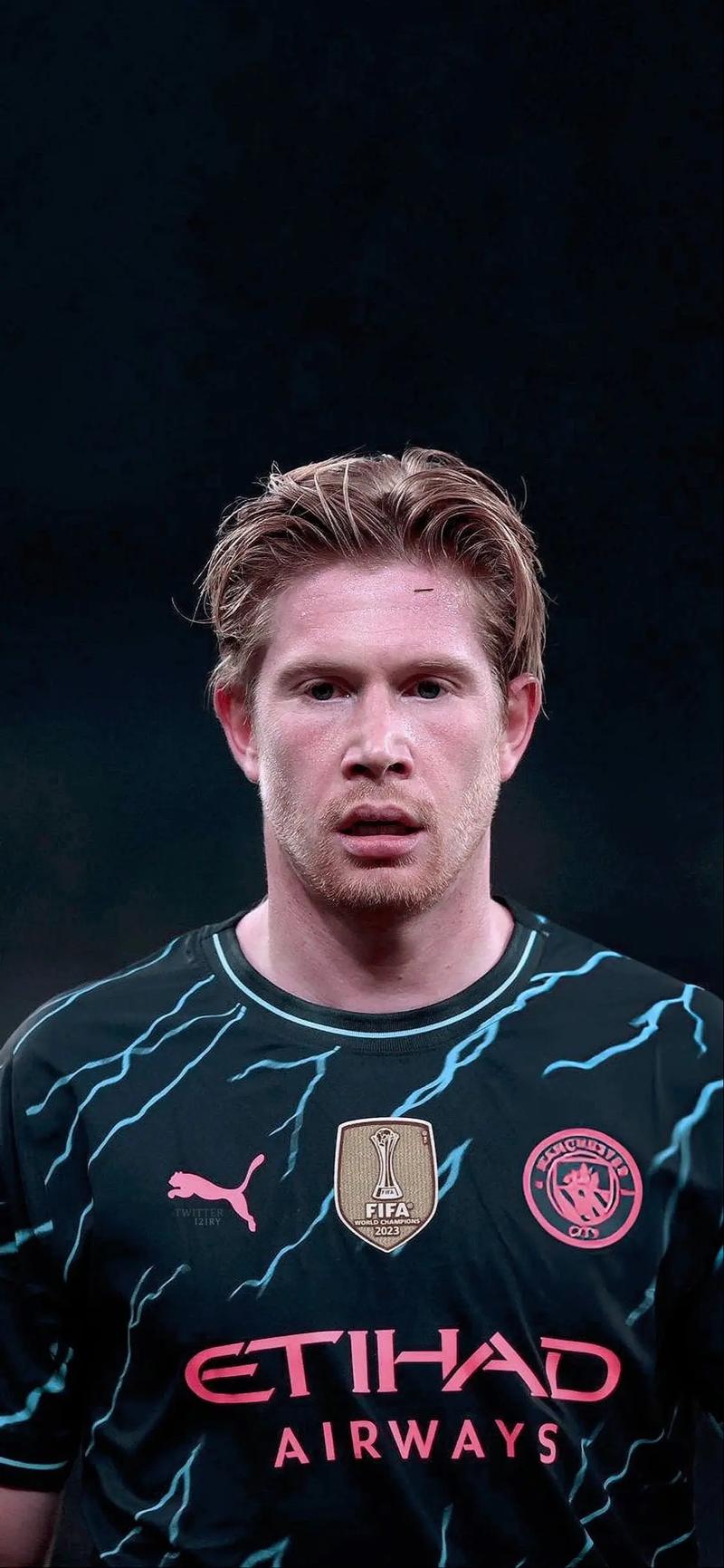 门将精彩扑救确保胜利（神勇门将高接低挡保住胜利）