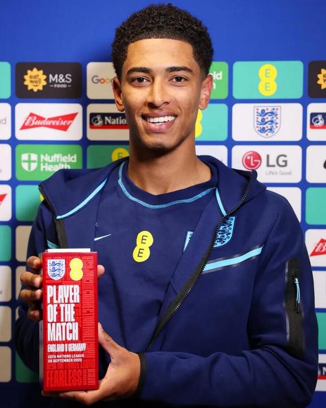 杨鸣谈辽宁男篮新赛季揭幕战：想把最好精神面貌展现给大家（杨鸣展望辽篮新季揭幕战：力争以最佳精神面貌回馈球迷）