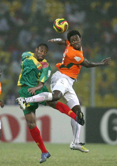 苏亚雷斯：在很多事情上我并不是榜样，我知道也接受这一点（苏亚雷斯：我明白自己在许多方面称不上榜样，并坦然接受这一点）